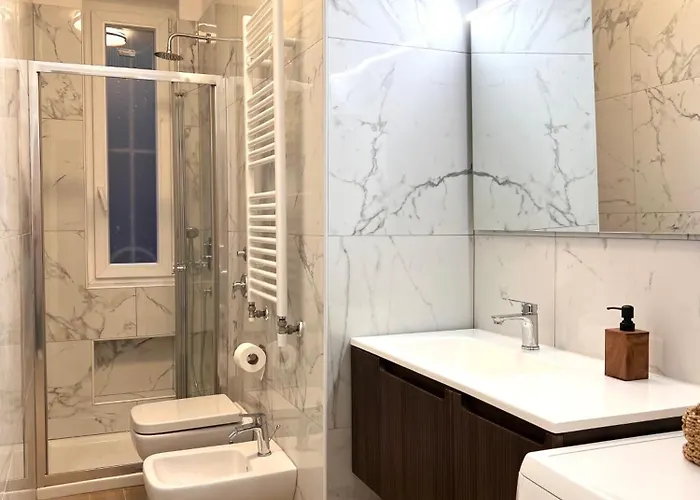 Luxury San Siro Apartment, 5 Min Metro, Balcony & Fast Wifi Milano