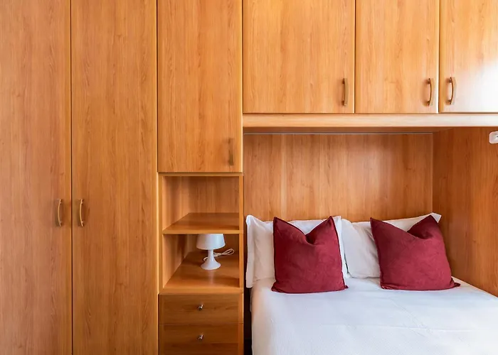 Al 7 Cielo Certosa District *