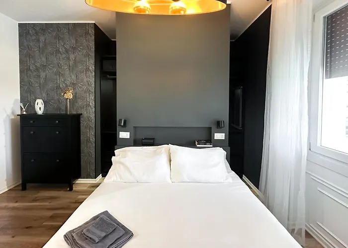 Daire Elegante 80mq Vicino Sempione Milano