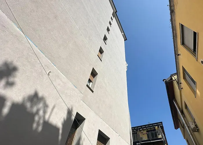 Elegante 80mq Vicino Sempione