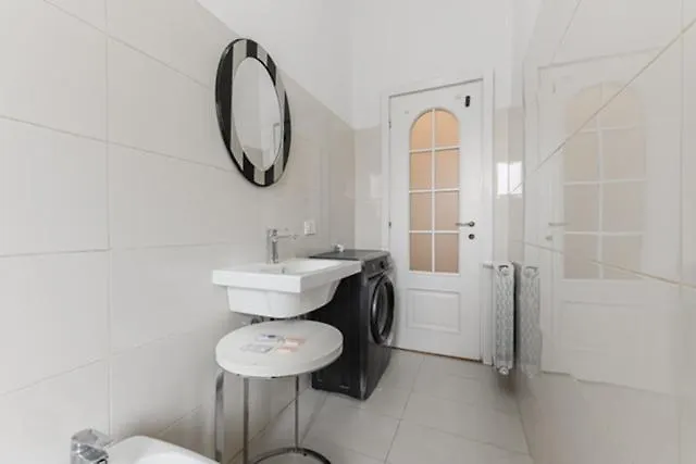 Con Due Stanze In Via Lattanzio Gasthof 3*