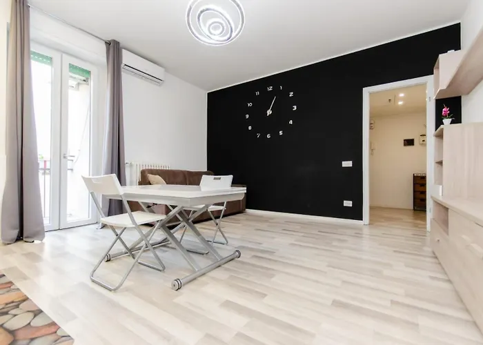Lugano 2 S&s Home, Moderna E Tranquilla, Vicino Al Centro Di Milano, Con Parcheggio Gratuito Esterno Apartmán