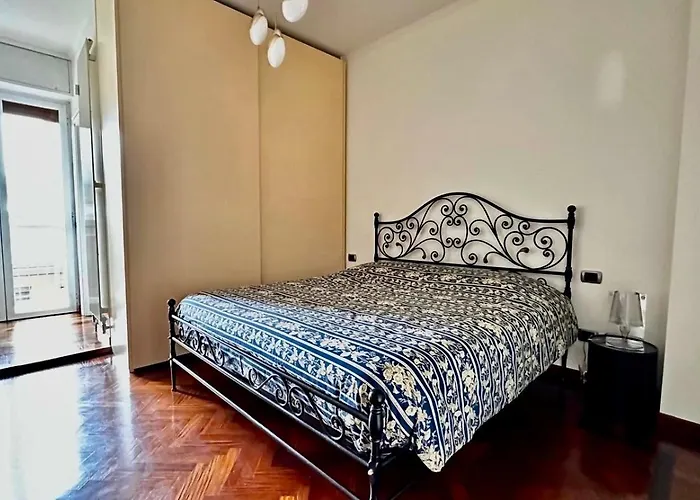 Lägenhet Brand New Near Center