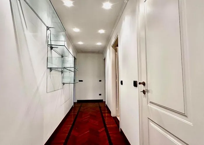 Brand New Near Center Lägenhet Milano