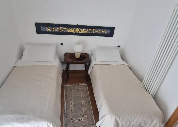 Stanza In Con Giardino *