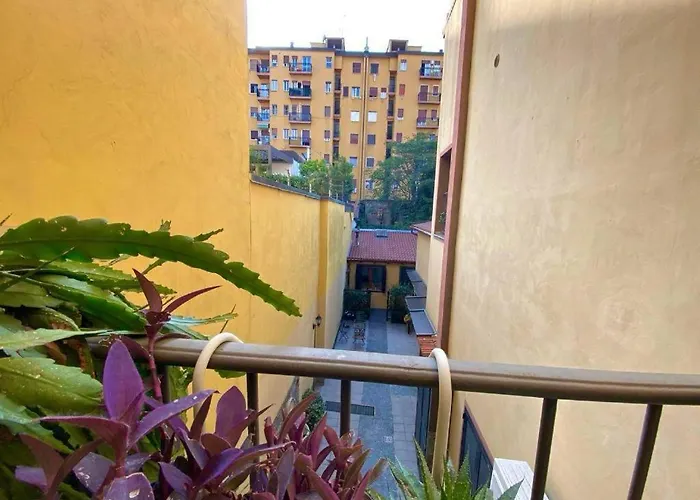 Conte Rosso House V&l, Con Doppia Ampia Terrazza, Vista Coorte Interna, Vicino A Metropolitana M2 Lambrate