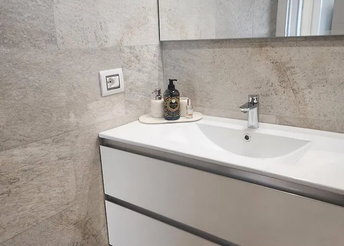 Duomo Gallery Apartment *