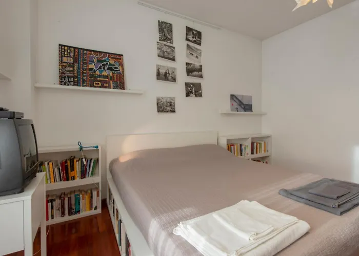 North - Beautiful Flat With Terrace ميلان