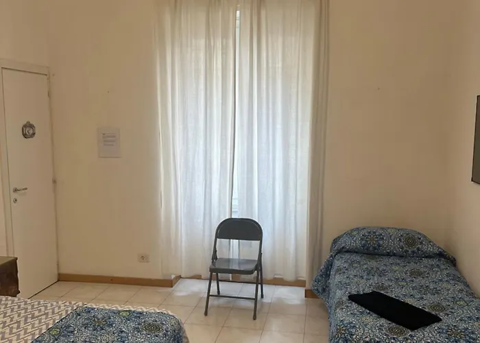 Quarto em Acomodações Particulares Stanza Privata Per 4 *