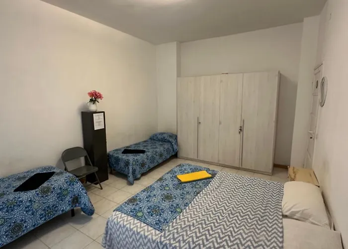 Quarto em Acomodações Particulares Stanza Privata Per 4 *