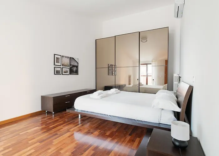 Guesthost - Spacious 600 Mt To Metro M3 Comasina Apartmán