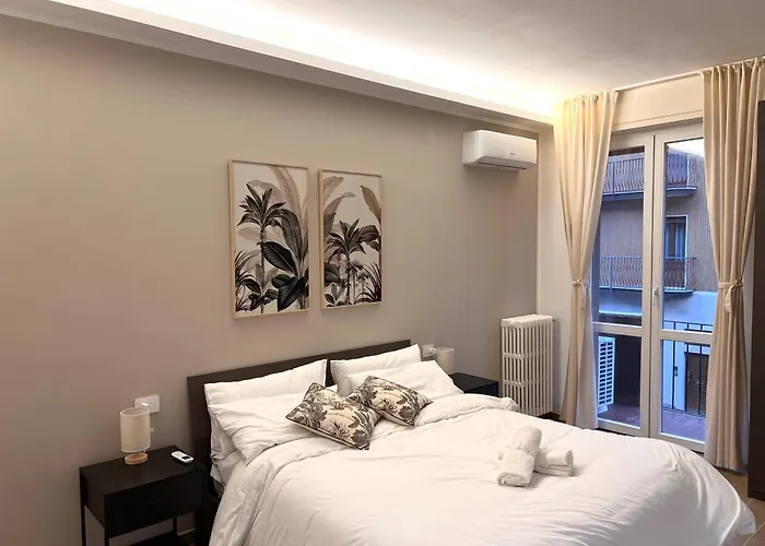 Luxury San Siro Apartment, 5 Min Metro, Balcony & Fast Wifi דירה