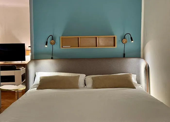 Central, Quiet&strategic