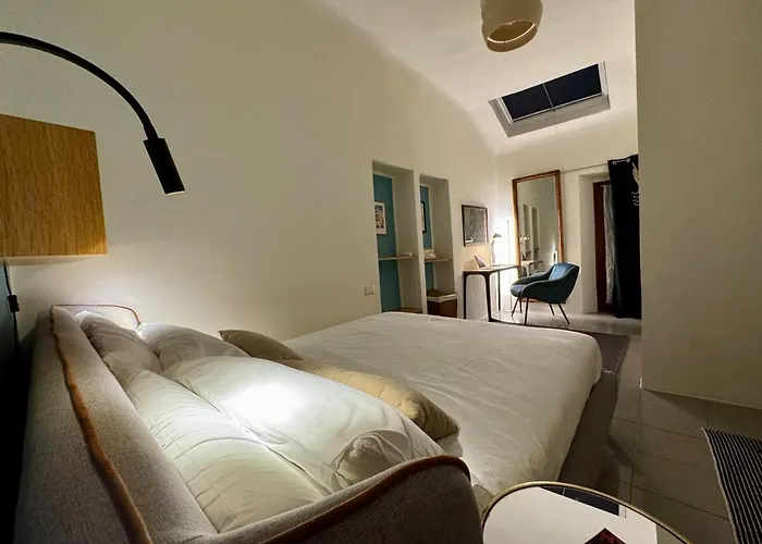 Central, Quiet&strategic