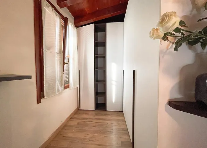 The Urban Nest 2, Spacious, Wifi And Near The Red Metro Apartamento *