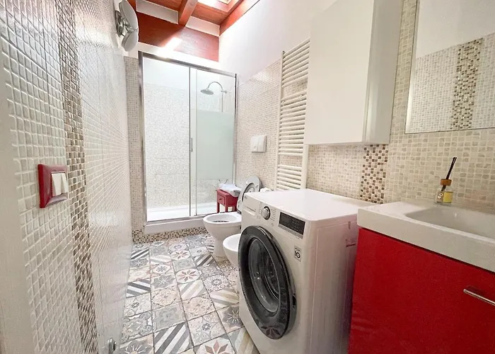 The Urban Nest 2, Spacious, Wifi And Near The Red Metro Milão