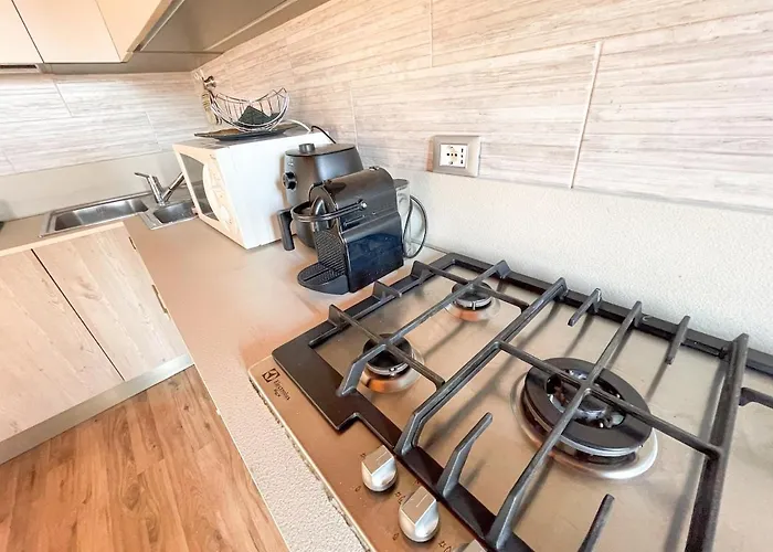 The Urban Nest 2, Spacious, Wifi And Near The Red Metro * Milão