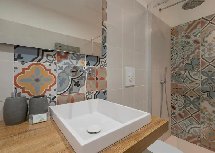 I-host - Agnesi 15 * Milánó