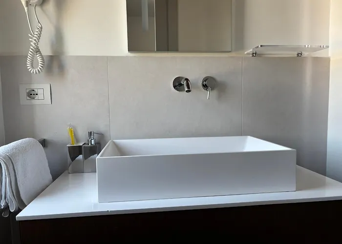 Enjoy Garden - Flavio Baracchini 9 - בית הארחה מילאנו