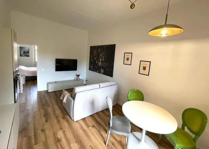 Lula - Zara M3-m5 * Milaan