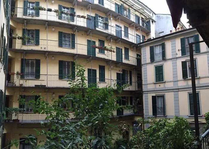 2 Bedroom In Porta Venezia Apartment Mailand