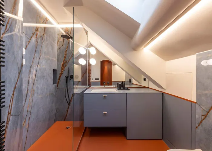 Stunning Cupola Apt-steps From San Babila & Duomo דירה מילאנו