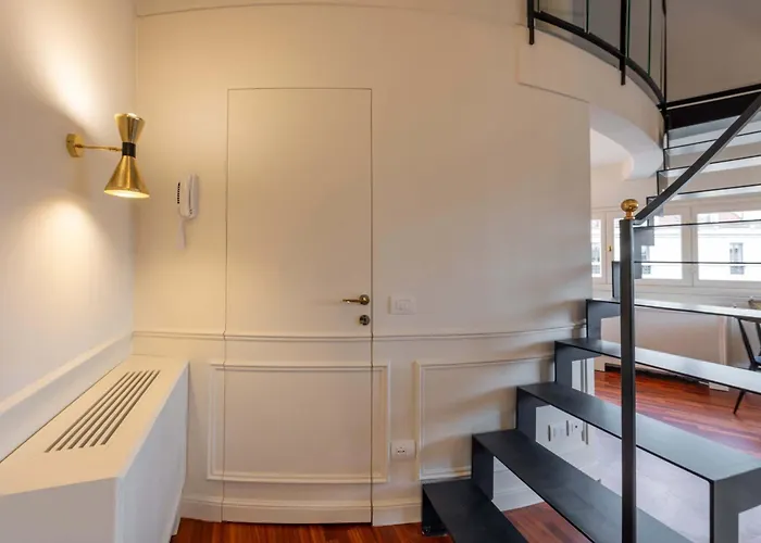 Stunning Cupola Apt-steps From San Babila & Duomo דירה מילאנו