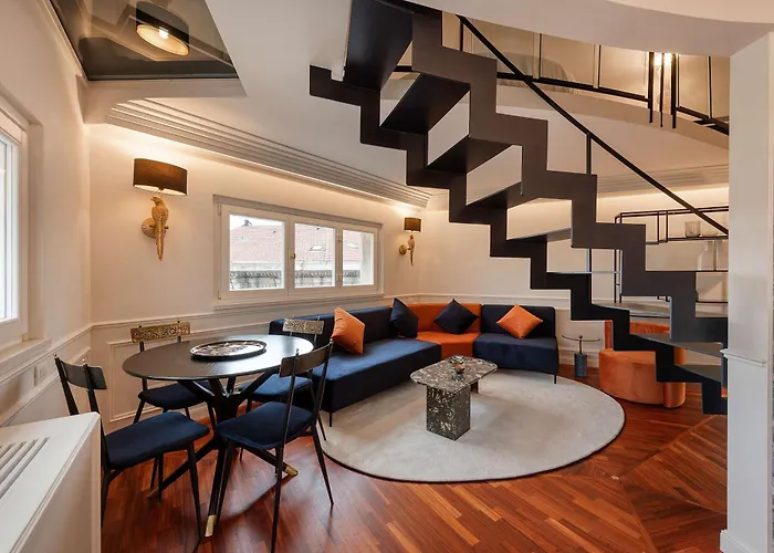 Stunning Cupola Apt-steps From San Babila & Duomo דירה מילאנו