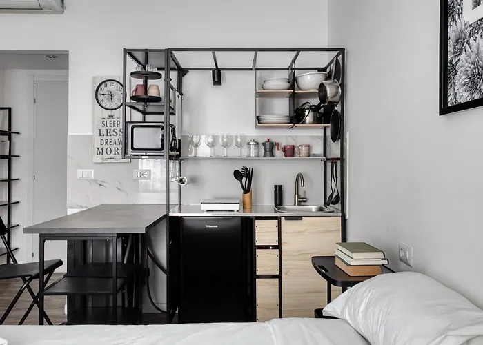 Joivy Stylish Double Near Metro Station Lejlighed *