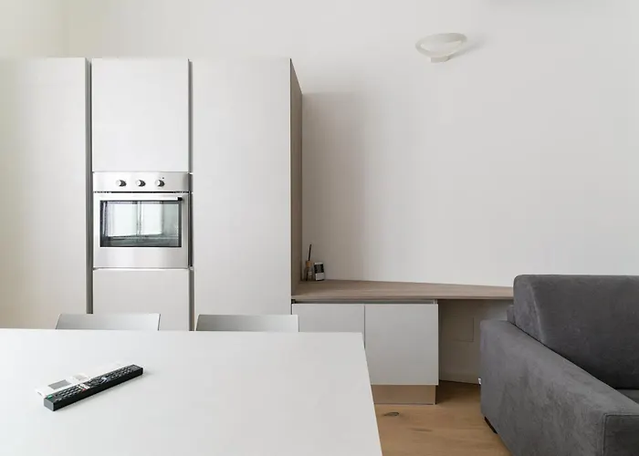 Porta Romana - Luminoso Bilocale Lejlighed