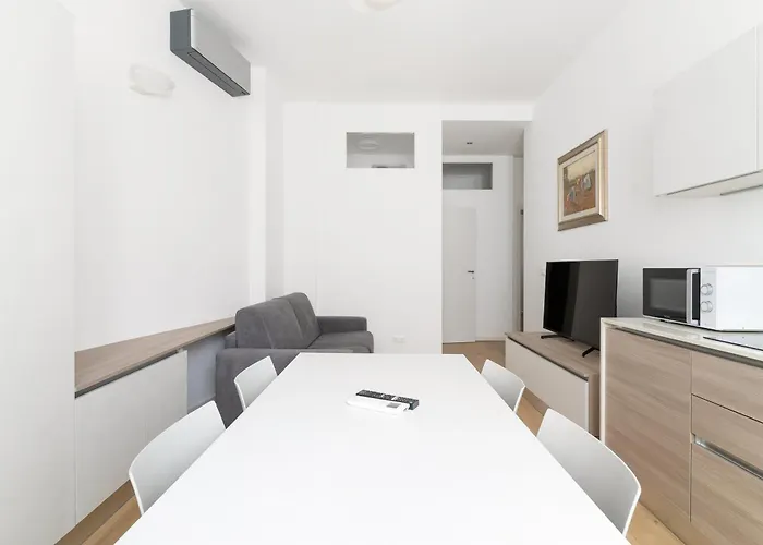 Porta Romana - Luminoso Bilocale * Milano