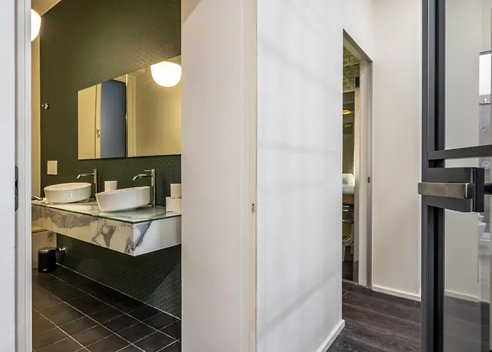 Brera - Grand With Hammam Apartment *