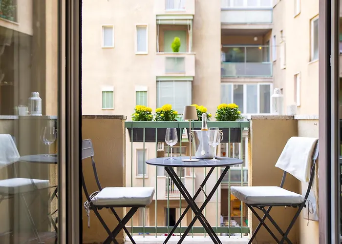 Solari Apartment, Fashion Street