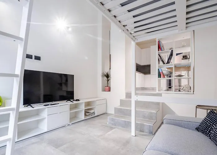 Appartement Elegant 1br In Porta Romana Milaan