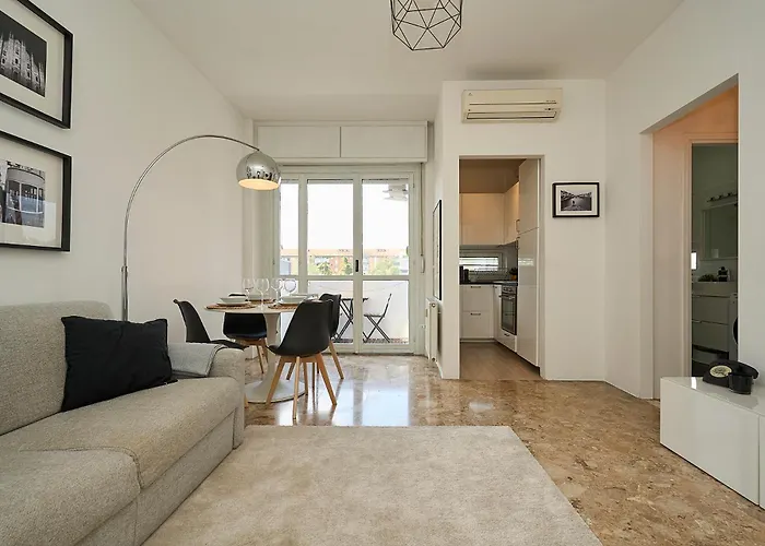 San Siro - Duomo Super Cozy & Close To Subway 아파트 밀라노