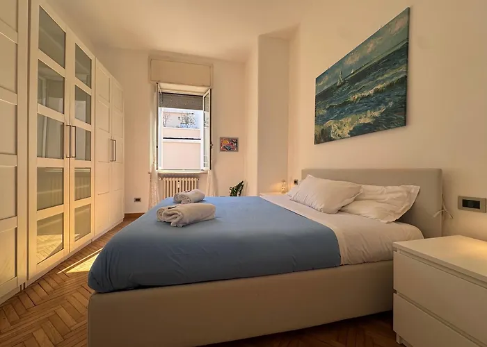 Apartment Bright With Balcony In Corso Xxii Marzo Milan