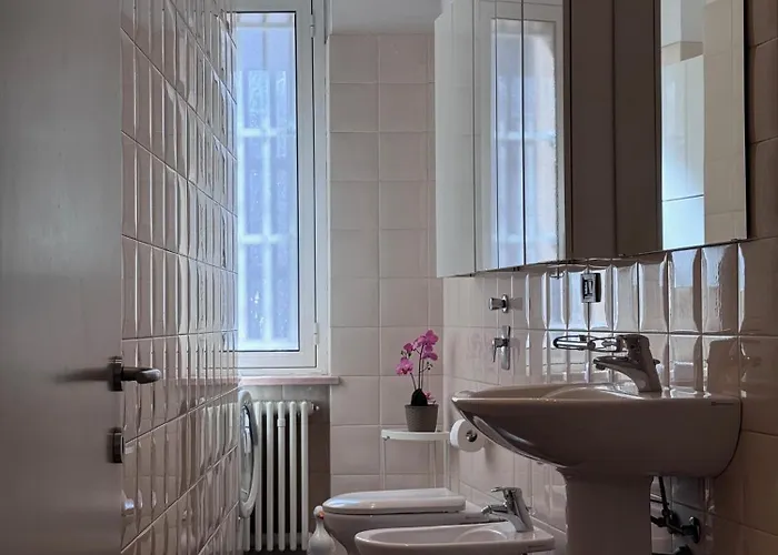 Bright With Balcony In Corso Xxii Marzo *