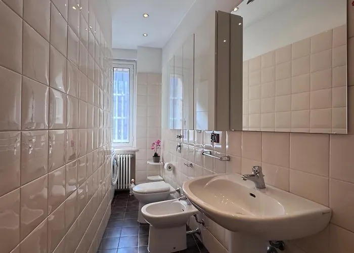 Bright With Balcony In Corso Xxii Marzo Apartment *