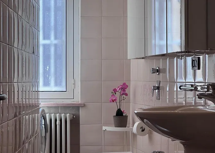 Bright With Balcony In Corso Xxii Marzo