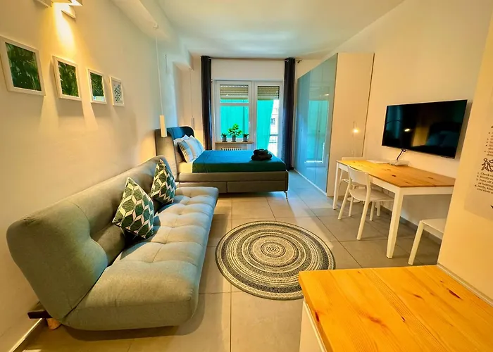 Ps Is Just Above The Subway M3 - 9mins To Duomo