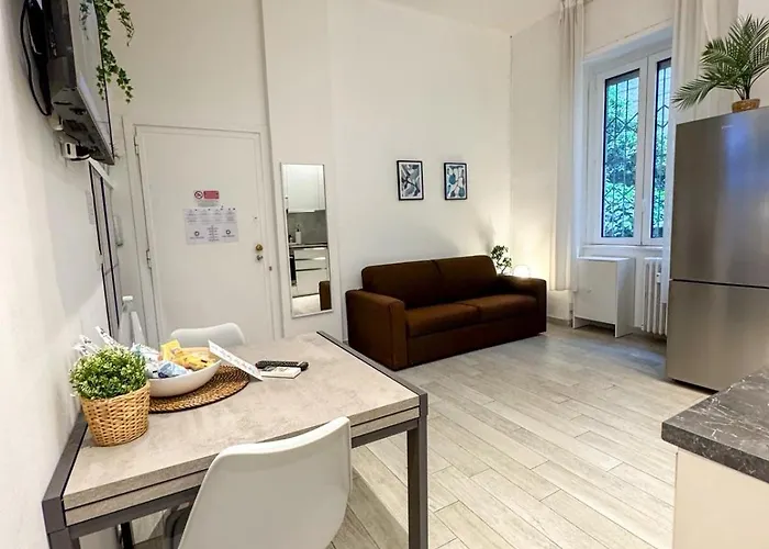 Dea Dreams - Porta Romana Lägenhet *