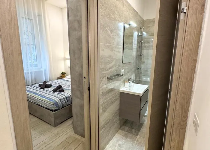 Dea Dreams - Porta Romana Lägenhet