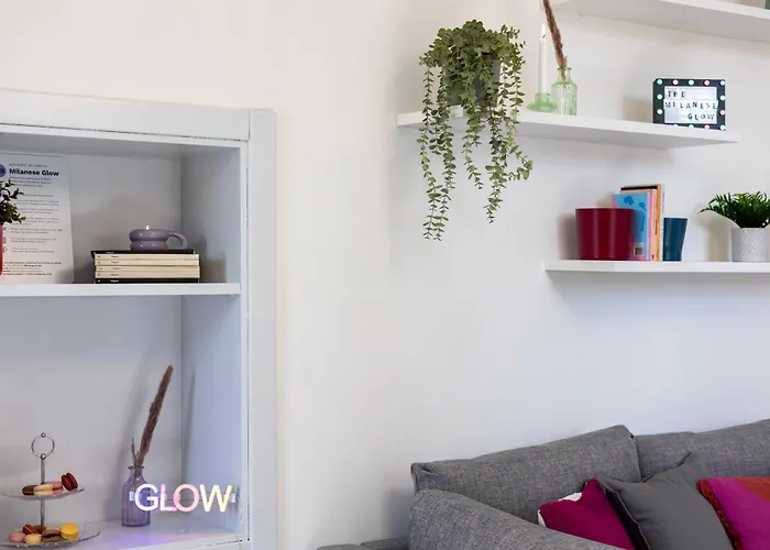 The Milanese Glow - Bocconi Prada Ieo Area * Milan