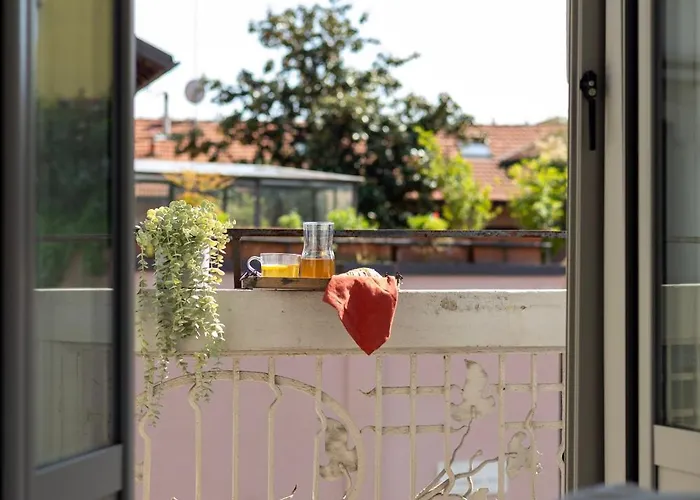 The Milanese Glow - Bocconi Prada Ieo Area * Milan