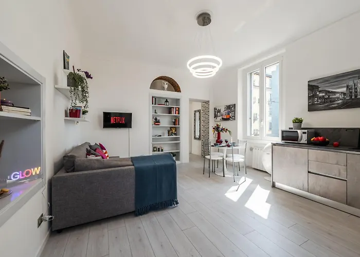 The Milanese Glow - Bocconi Prada Ieo Area