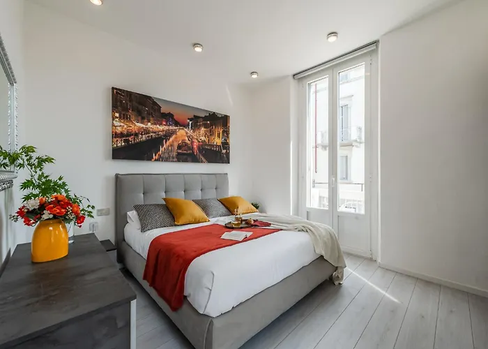 The Milanese Glow - Bocconi Prada Ieo Area Apartment *