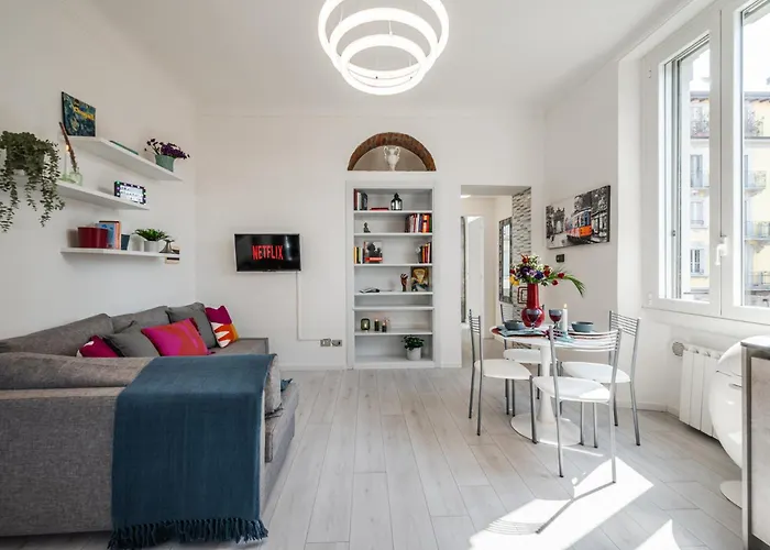 The Milanese Glow - Bocconi Prada Ieo Area Apartment Milan