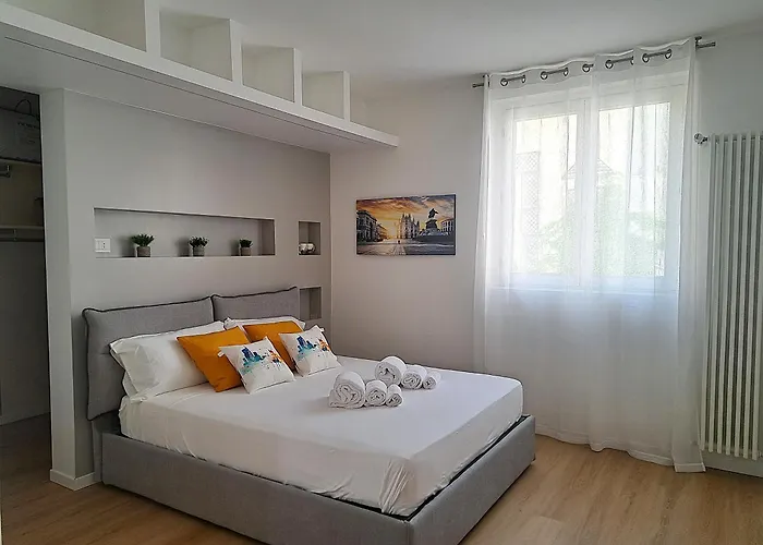 Navigli Ticinese Милан