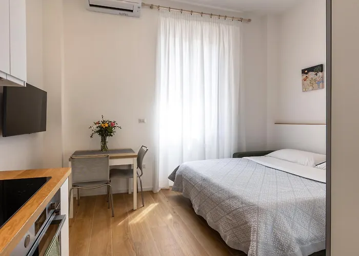 Lägenhet Charming Plana Milano