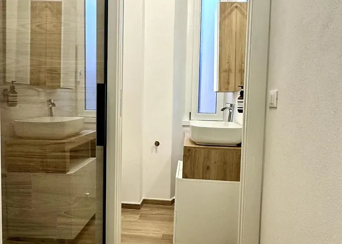 La Maison Blue, Between Portello-fiera-mico-citylife * Milánó